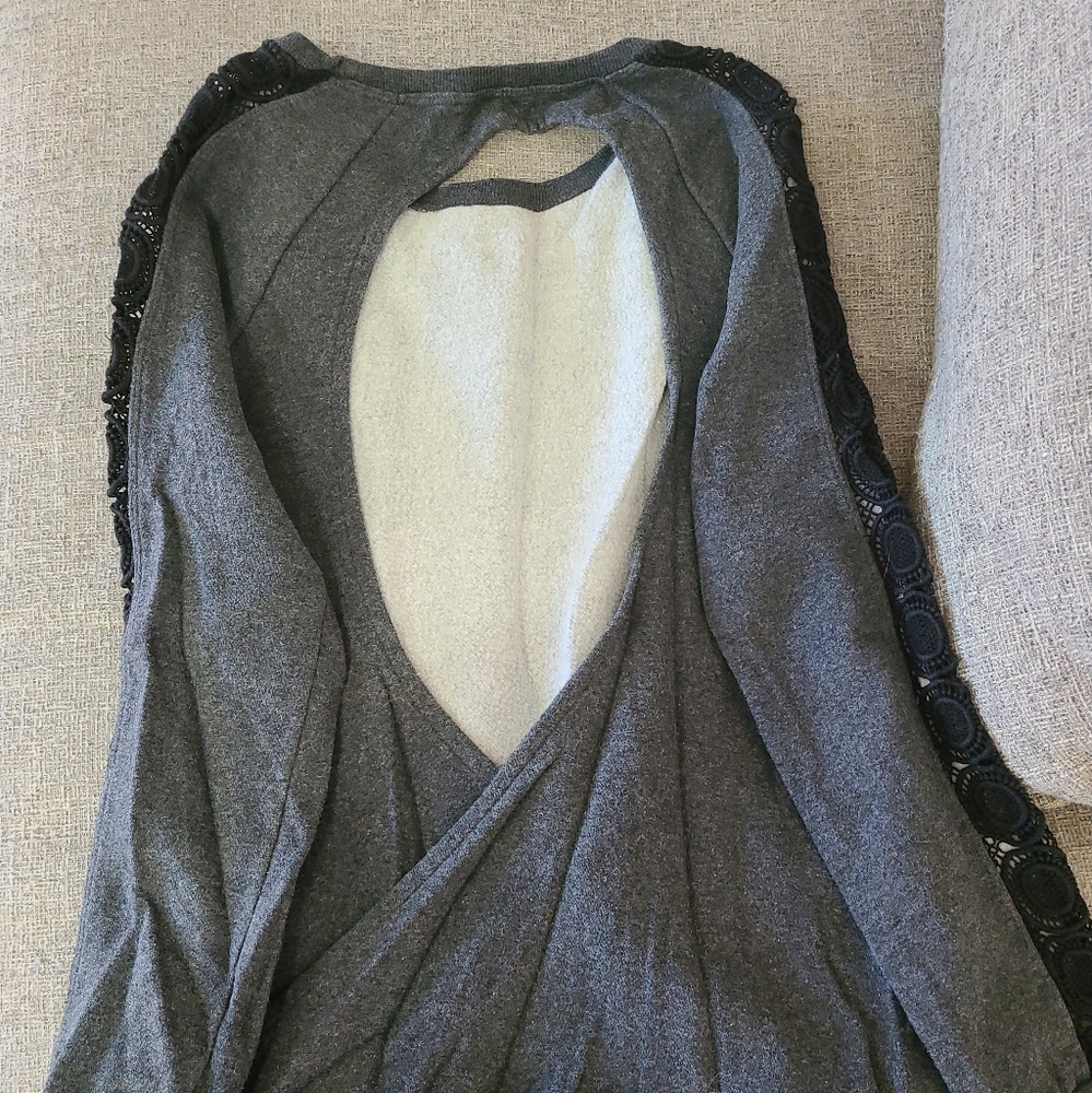 ❤️Fabletics Sweater - Picture 2 of 2